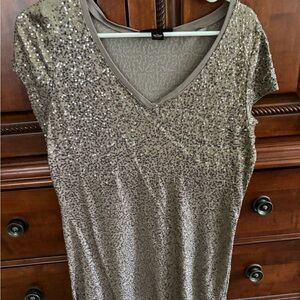Pretty and shiny! Top and sweater in taupe!